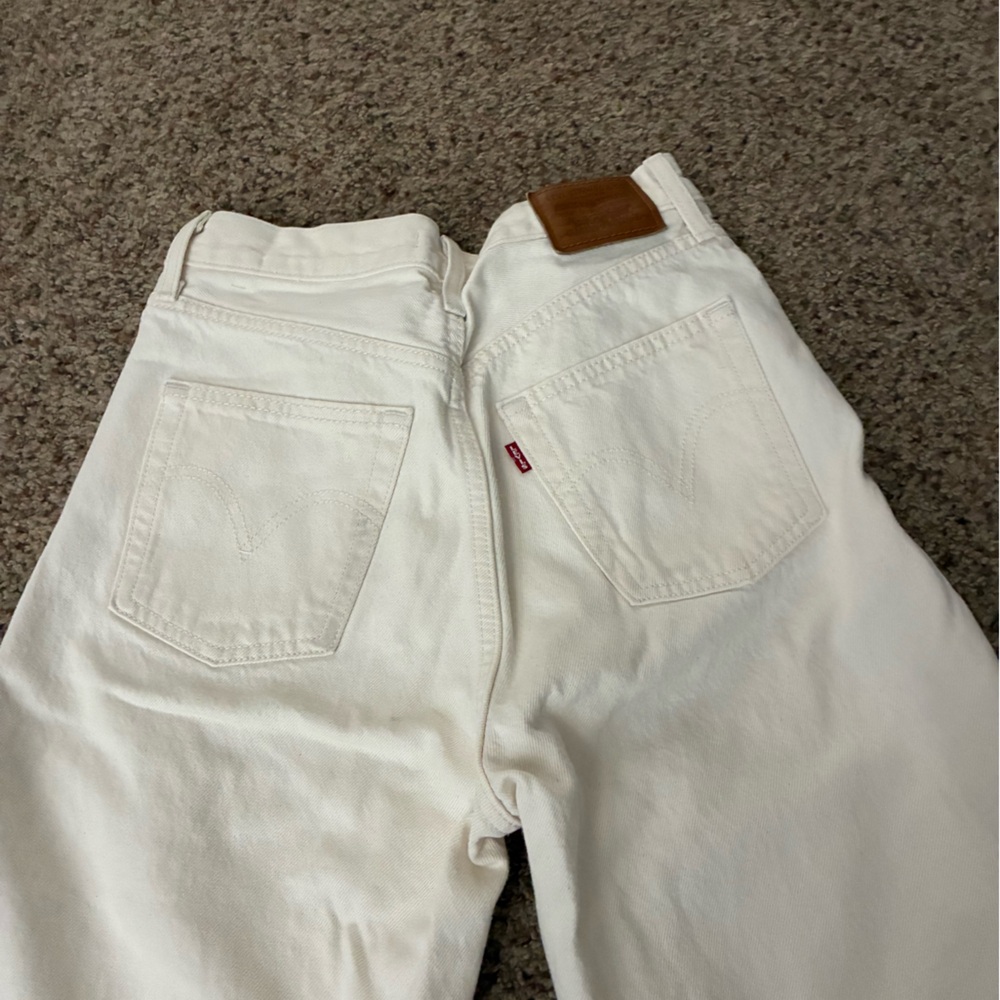 White Levi’s rib cage wide leg jeans - Picture 3 of 4